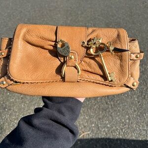 Vintage Large Juicy Couture Y2K
Leather clutch with original tag